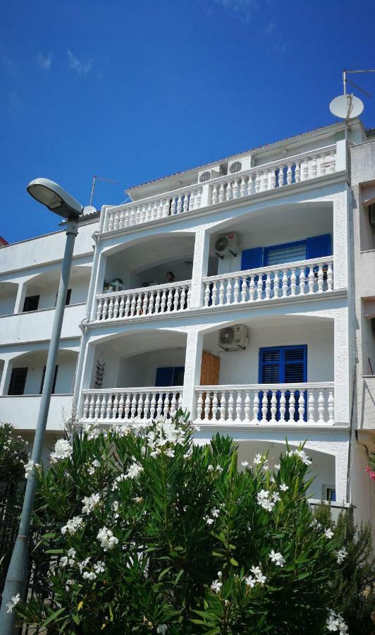 Ohana Lodge Vrsar Exterior foto